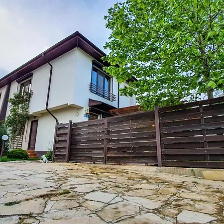 Vila Duplex Natya Navodari