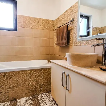 Villa Vila Duplex Natya Navodari