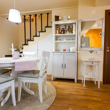 Vila Duplex Natya * Navodari